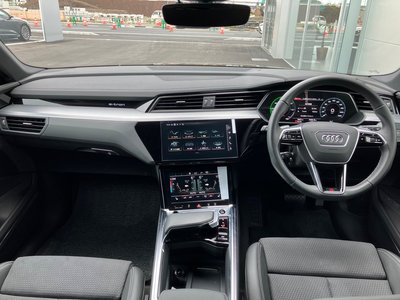 صورة مصغرة 2 لـ 2022 AUDI E-TRON