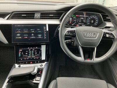 صورة مصغرة 4 لـ 2022 AUDI E-TRON
