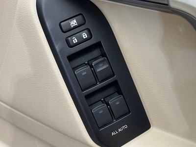 صورة مصغرة 44 لـ 2023 Toyota LAND CRUISER PRADO