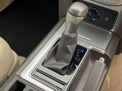 صورة مصغرة 29 لـ 2023 Toyota LAND CRUISER PRADO