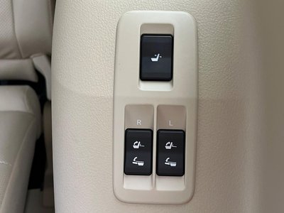 صورة مصغرة 70 لـ 2023 Toyota LAND CRUISER PRADO