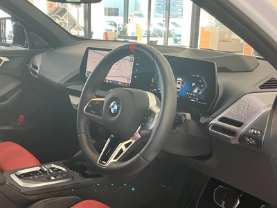 2025 BMW 1 SERIES photo 15