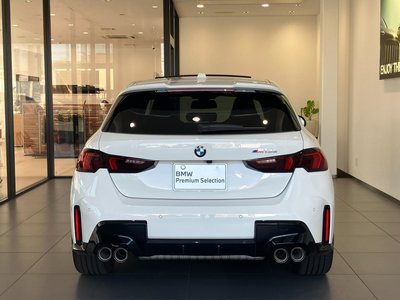 2025 BMW 1 SERIES photo 9