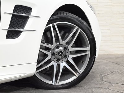 2017 Mercedes-BENZ SL thumbnail 40