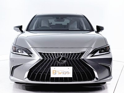 2024 Lexus ES photo 11