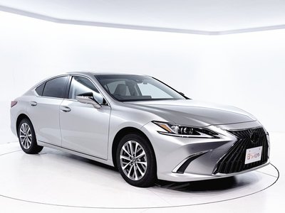 2024 Lexus ES photo 10