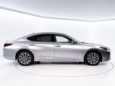 2024 Lexus ES photo 9