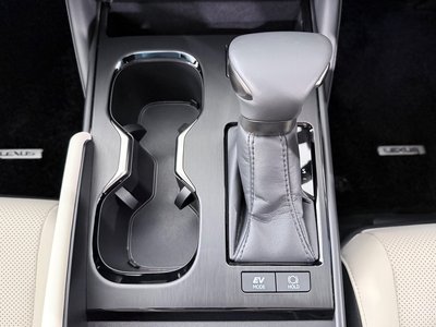 2024 Lexus ES thumbnail 25