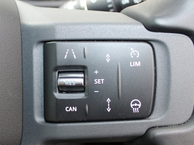 2025 LAND Rover DEFENDER thumbnail 19