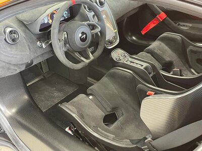 صورة 43 لـ 2020 Mclaren 620R