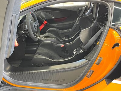 صورة 47 لـ 2020 Mclaren 620R