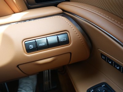 صورة 33 لـ 2020 Lexus LC CONVERTIBLE