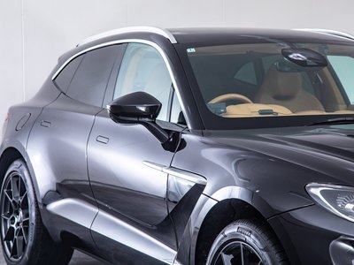 2022 Aston Martin DBX — миниатюра 23