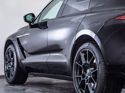 2022 Aston Martin DBX — миниатюра 35