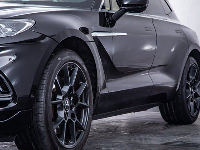 2022 Aston Martin DBX — миниатюра 21