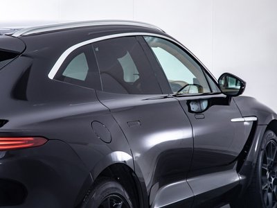 2022 Aston Martin DBX — миниатюра 29