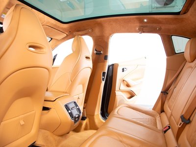 2022 Aston Martin DBX — миниатюра 65