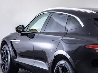 2022 Aston Martin DBX — миниатюра 33