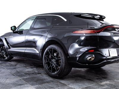 2022 Aston Martin DBX — миниатюра 10