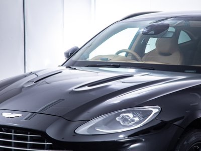 2022 Aston Martin DBX — миниатюра 18