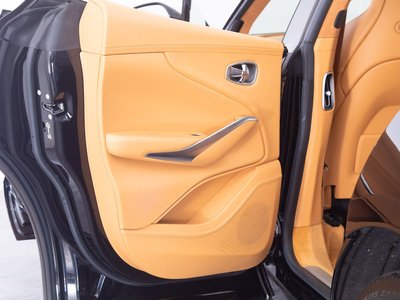 2022 Aston Martin DBX — миниатюра 73