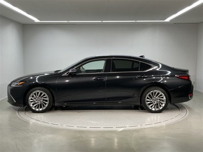 2023 Lexus ES photo 3