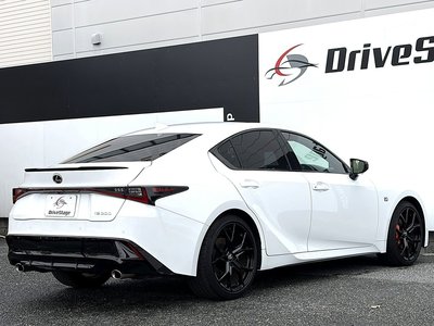 2025 Lexus IS photo 4