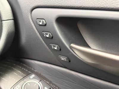 2025 Lexus IS thumbnail 21