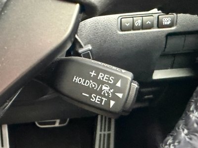 2025 Lexus IS thumbnail 19