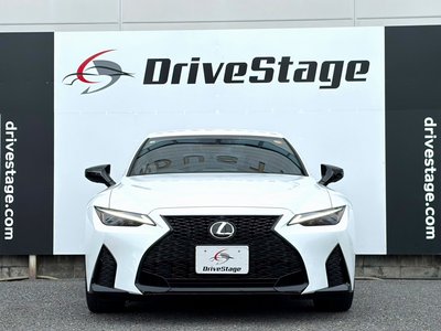 2025 Lexus IS thumbnail 31