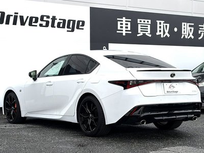 2025 Lexus IS photo 5