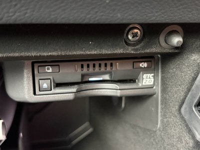 2025 Lexus IS thumbnail 30