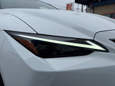 2025 Lexus IS thumbnail 35