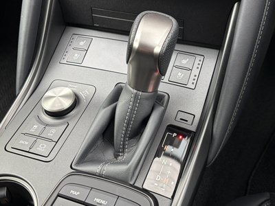2025 Lexus IS thumbnail 44