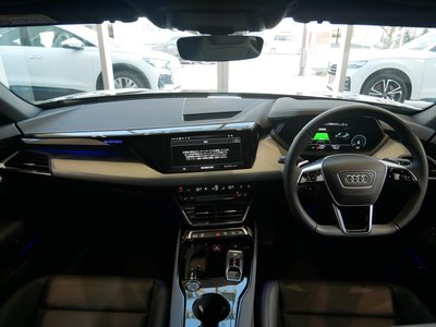 2025 AUDI E-TRON GT QUATTRO thumbnail 22