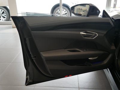 2025 AUDI E-TRON GT QUATTRO thumbnail 76