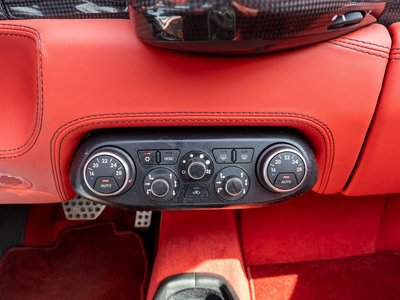 صورة مصغرة 45 لـ 2014 Ferrari 458 SPIDER