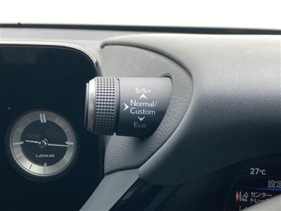 2023 Lexus ES thumbnail 32