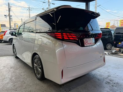 2025 Toyota ALPHARD — фото 7