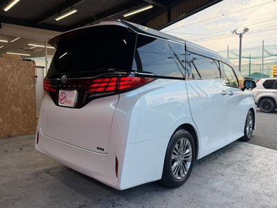 2025 Toyota ALPHARD — фото 5