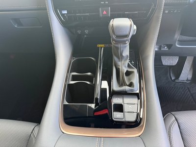 2025 Toyota ALPHARD — фото 38
