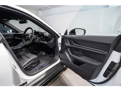 2026 Porsche TAYCAN 缩略图 14