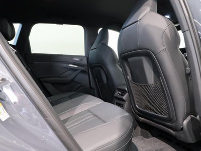 صورة 9 لـ 2025 AUDI Q6 E-TRON