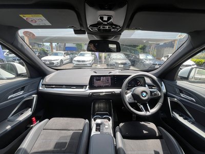 2025 BMW X1 photo 2