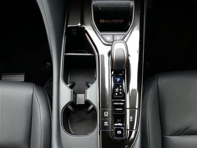 صورة 8 لـ 2023 Toyota CROWN SPORT