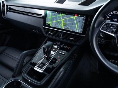 2019 Porsche CAYENNE thumbnail 19