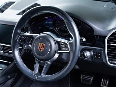 2019 Porsche CAYENNE photo 15