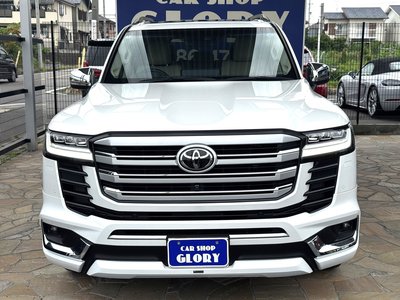 صورة 6 لـ 2024 Toyota LAND CRUISER 300
