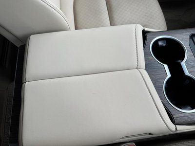 صورة 32 لـ 2024 Toyota LAND CRUISER 300
