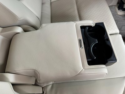 صورة 51 لـ 2024 Toyota LAND CRUISER 300